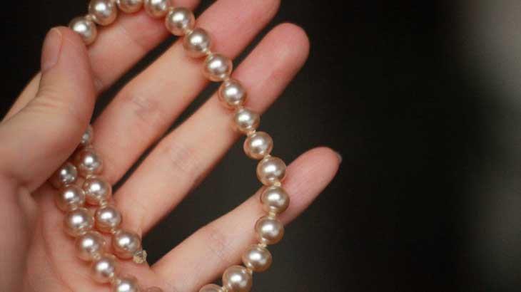 Image-photo-of-pearls2
